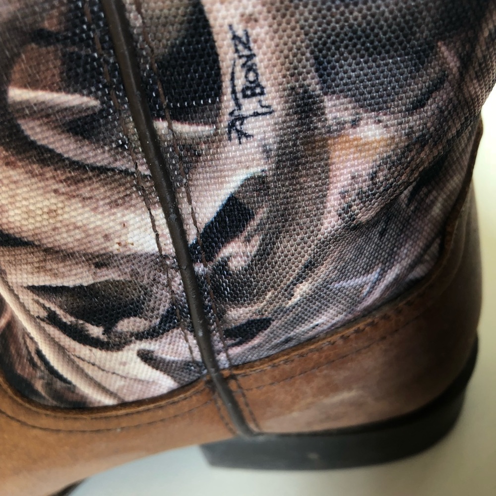 Ariat work boots cowgirl boots fits like 6.5 - Picture 2 of 7